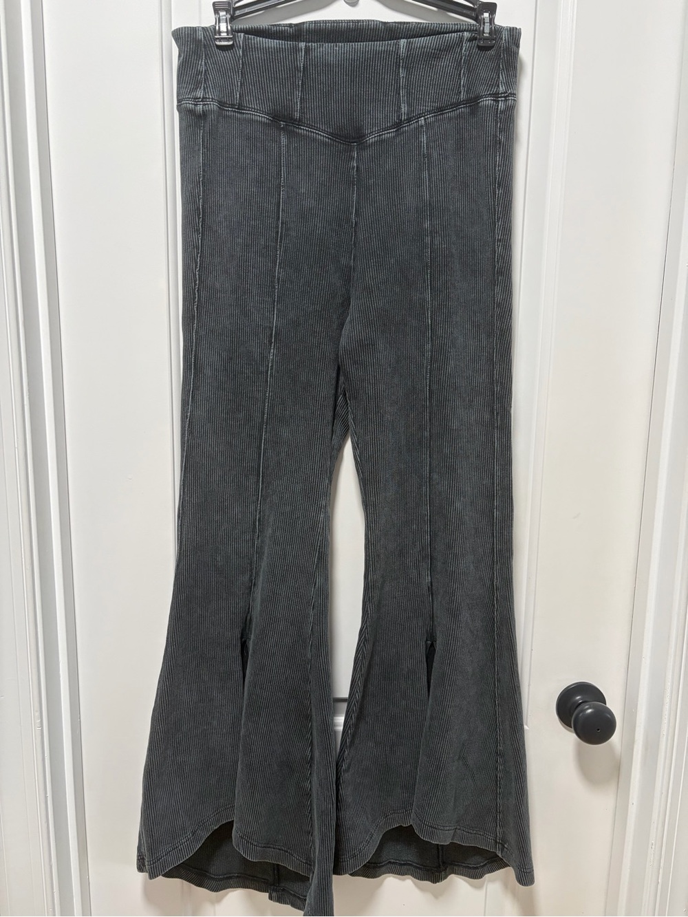 FP Movement Peek A Boo Flares size Medium Charcoal Grey Ribbed Flare Leggings